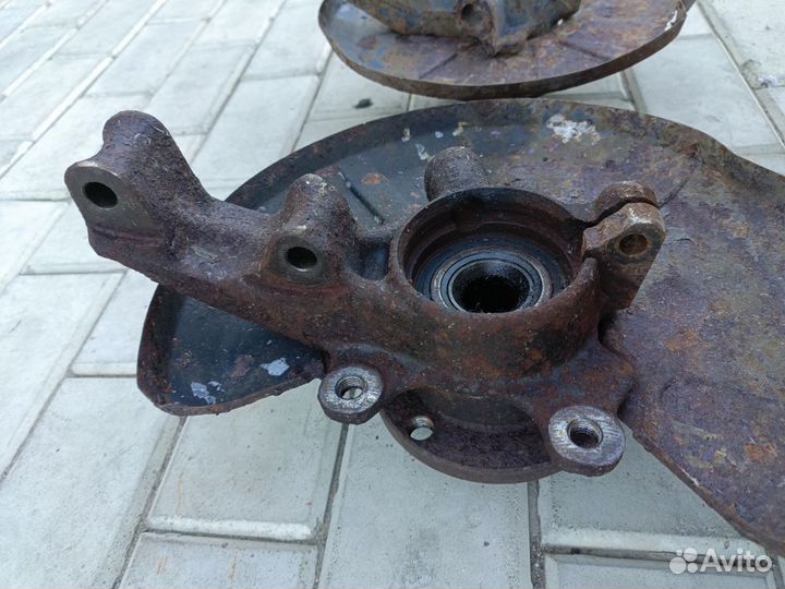 Передние ступицы Audi 80 90 B3