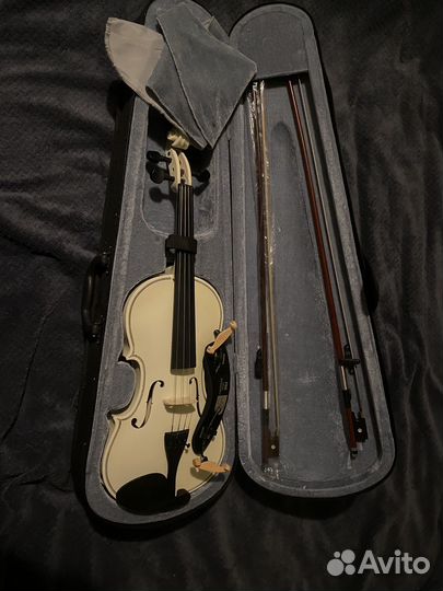 Скрипка 4 4 белая brahner