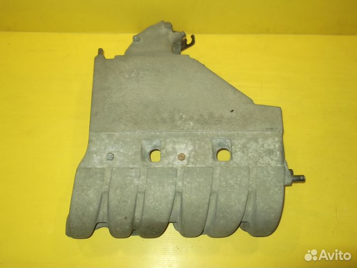 Коллектор впускной 2.8 VR6 Sharan Golf 3 Passat B4