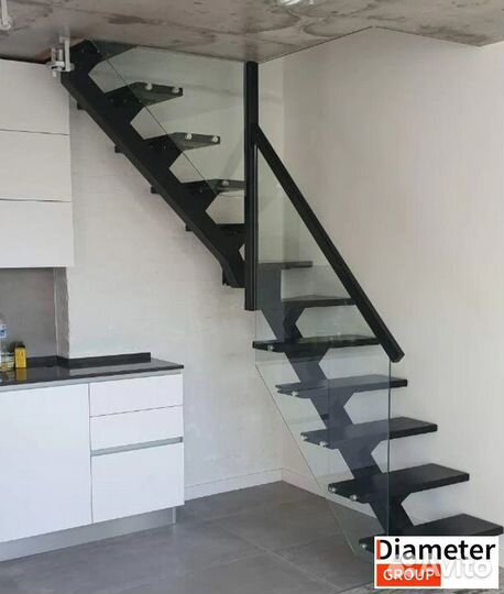 Изготовление кованой лестницы с освещением