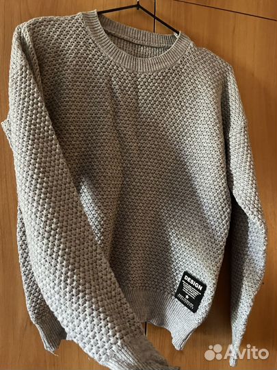 Свитер женский