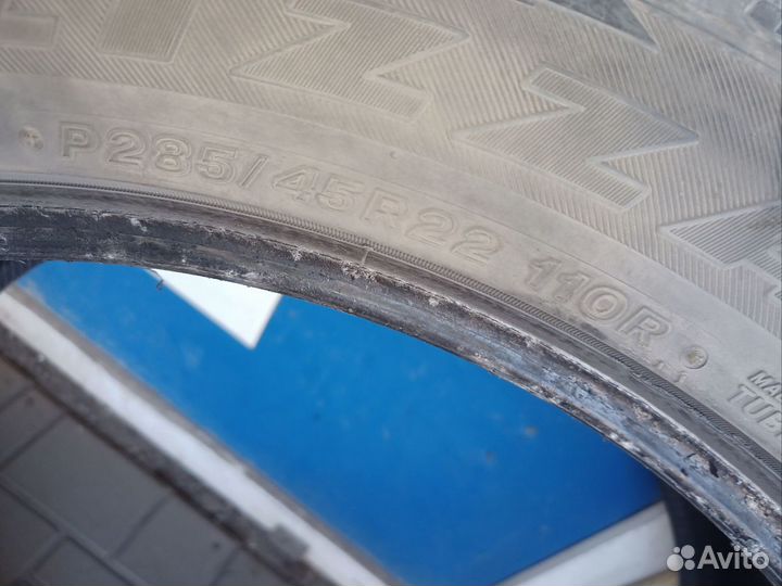 Bridgestone Blizzak DM-V1 285/45 R22