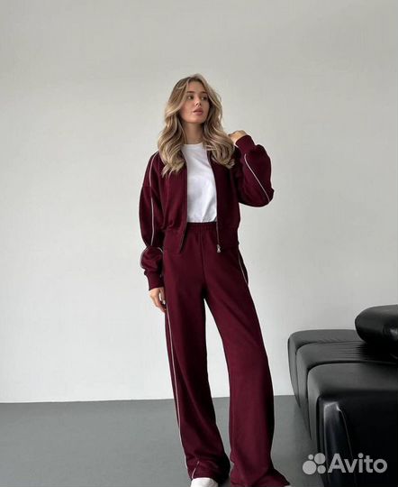 Женский костюм на молнии двойка