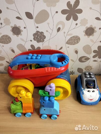 Конструктор Mega blocks. Тележка с кубиками