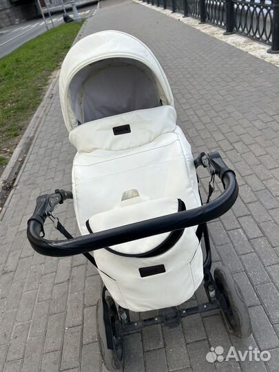 Коляска 2 в 1 эко кожа в молочном цвете