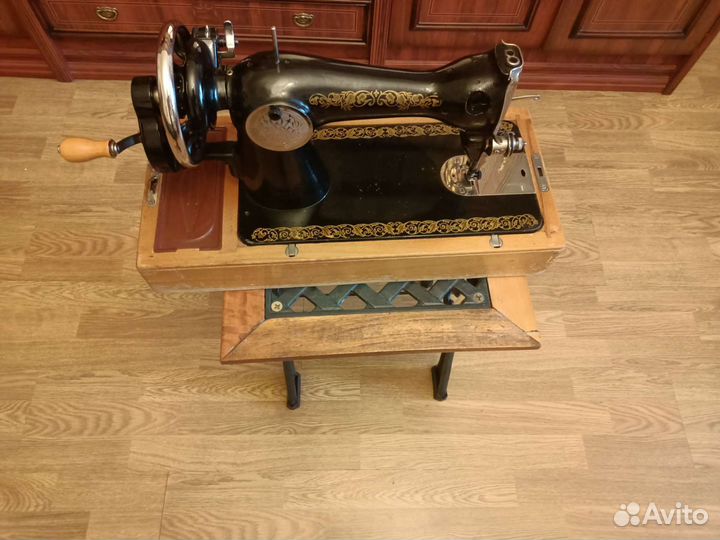 Подольская ручная швейная антикварная машинка