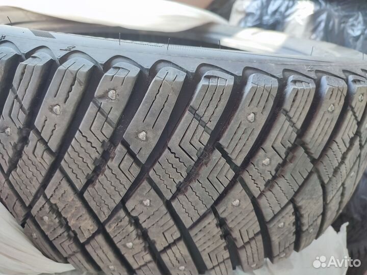 Goodyear UltraGrip Ice Arctic SUV 215/55 R18