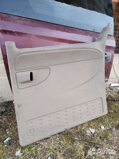 Дверь dodge caravan 4