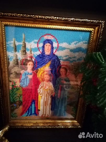 Иконы вышиты из Чешского бисера