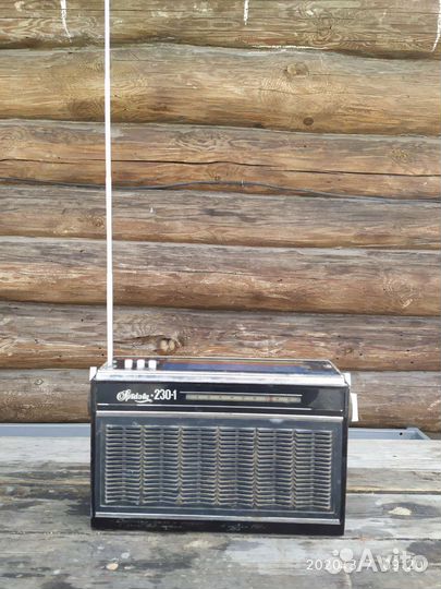 Советский транзисторный приемник Spidola 230-1