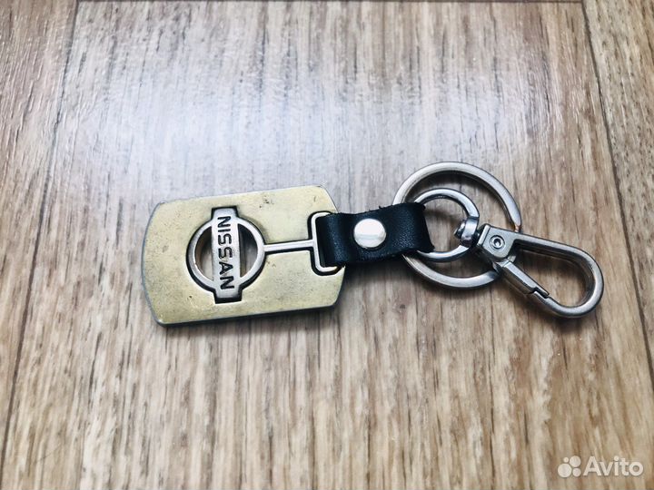 Брелок nissan