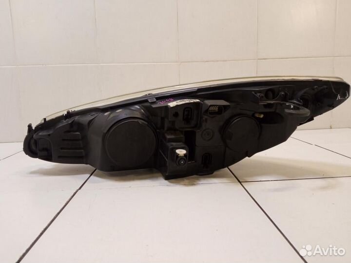 Фара правая Peugeot 308 4E 2007-2015