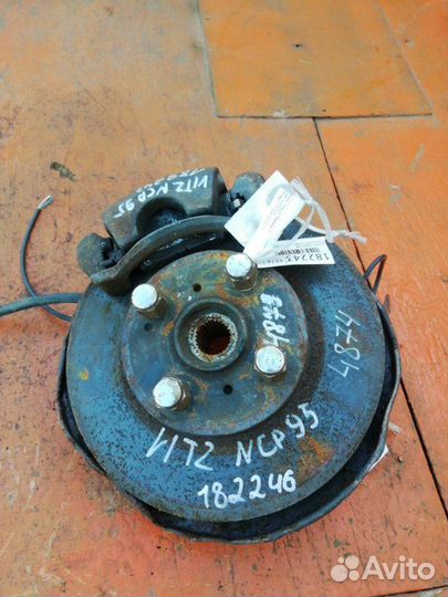 Ступица передняя левая Toyota Vitz NCP95 2NZ-FE