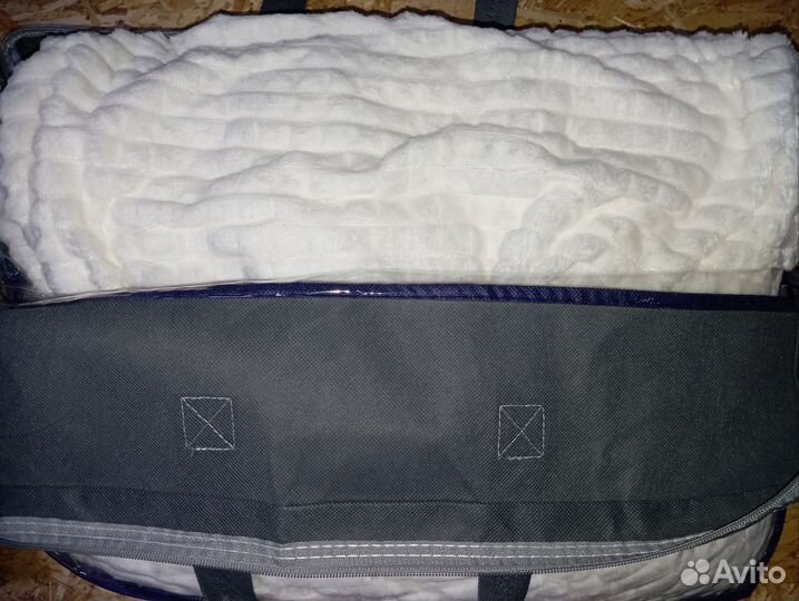 Пледы новые