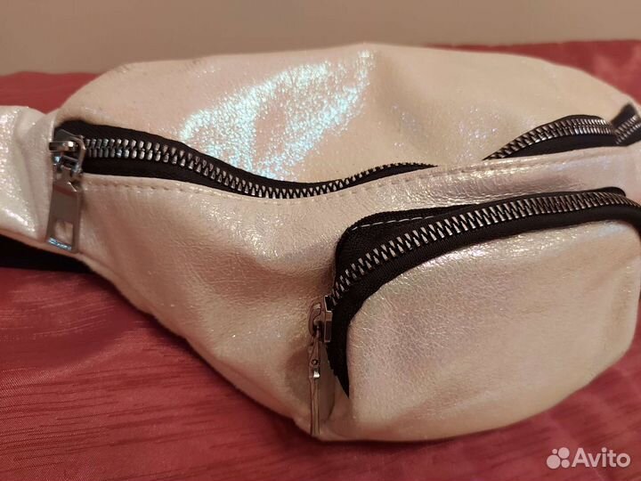 Перламутровая сумочка на пояс или через плечо