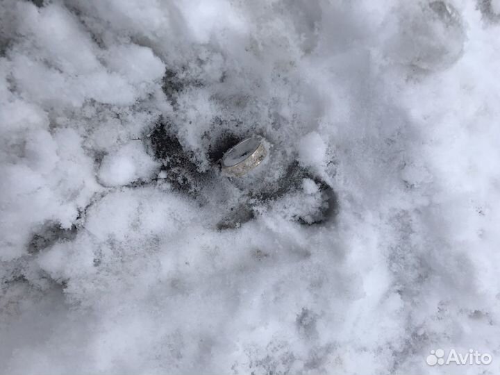 Поиск металлоискателем металлических предметов