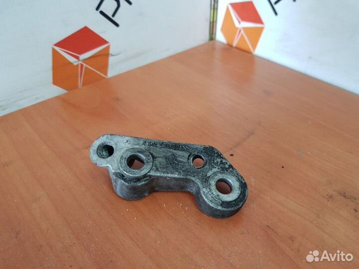 Кронштейн Mercedes E-Class W211 OM611 2.2 CDI 2003