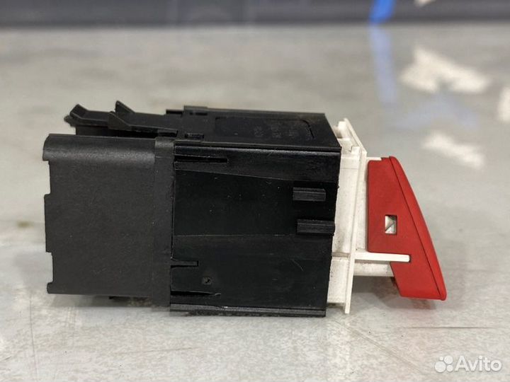 Кнопка аварийной остановки Volkswagen Passat