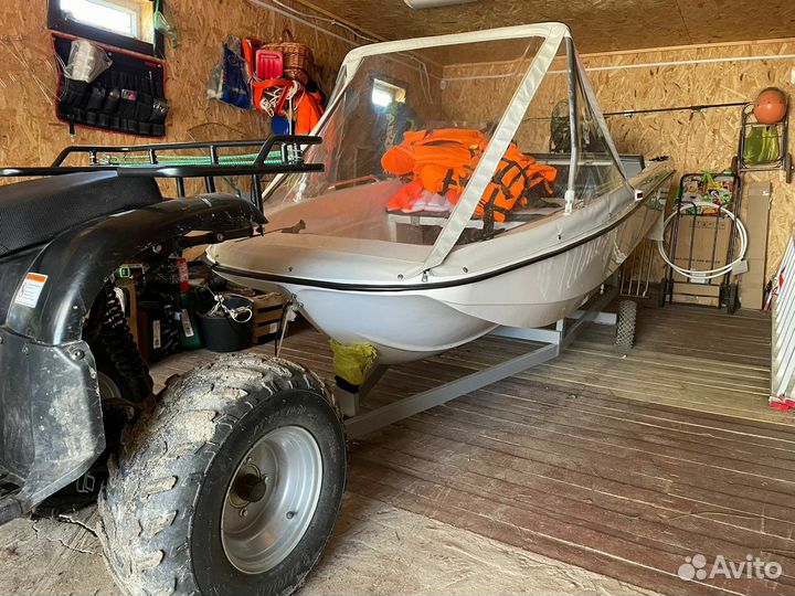 Лодочный прицеп килевой