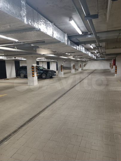 Машиноместо, 15 м²
