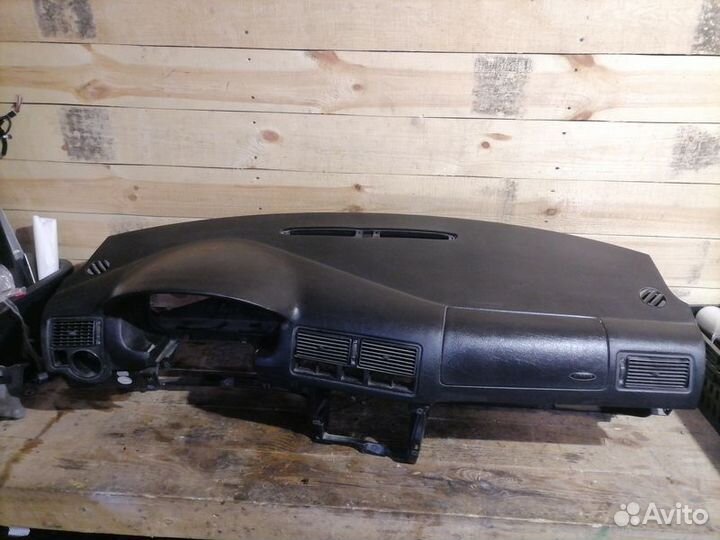 Торпедо Volkswagen Golf