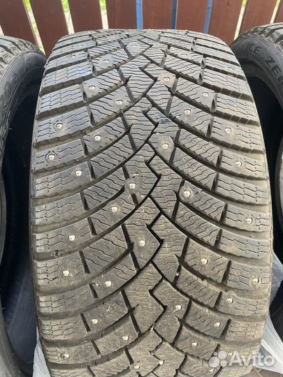 Pirelli Ice Zero 2 245/40 R20 и 275/35 R20