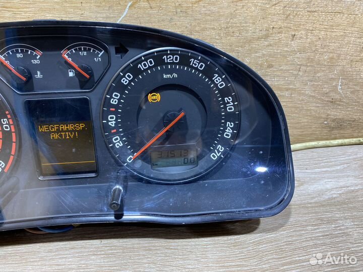 Панель приборов Skoda Superb 1 дизель 1121140