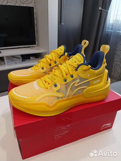 Li-Ning Yushuai 16 V2