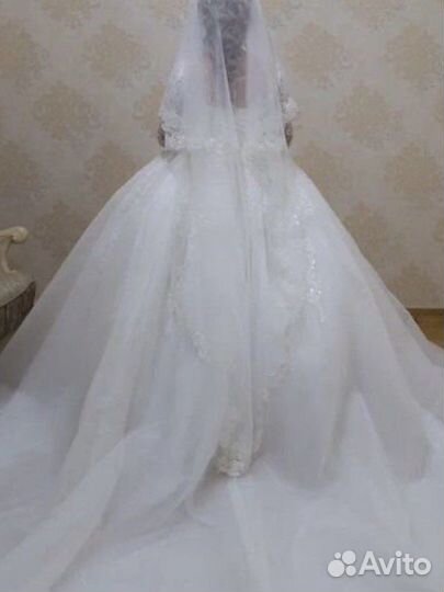 Свадебное платье