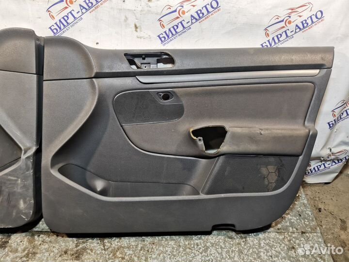 Обшивка двери Volkswagen Jetta V (2005—2011)