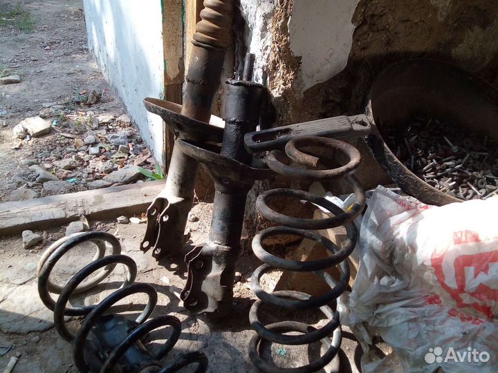 Балка задняя, поворотный кулак фольксваген б3 б4