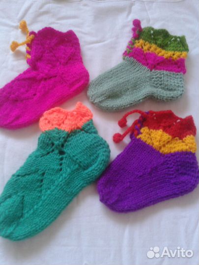 Вязаные носки и варежки