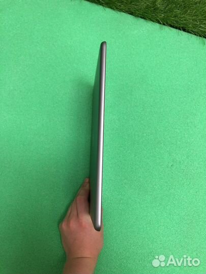 iPad 2017 5-е поколение (чехол в подарок)