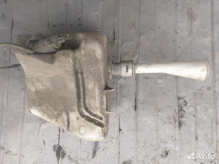 Бачок омывателя Nissan Primera P12