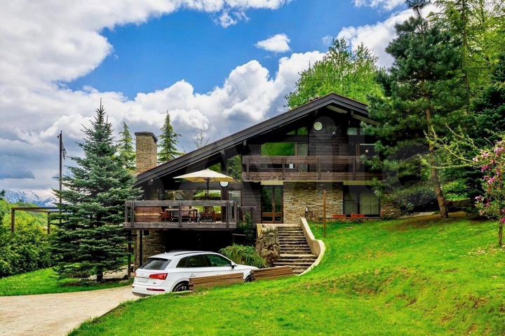 Дом 650 м² на участке 30 сот.