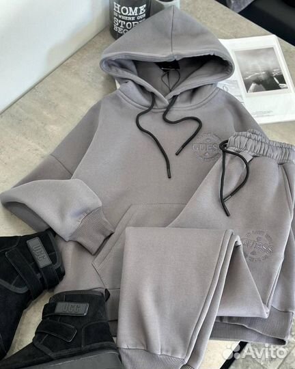 Спортивный костюм женский