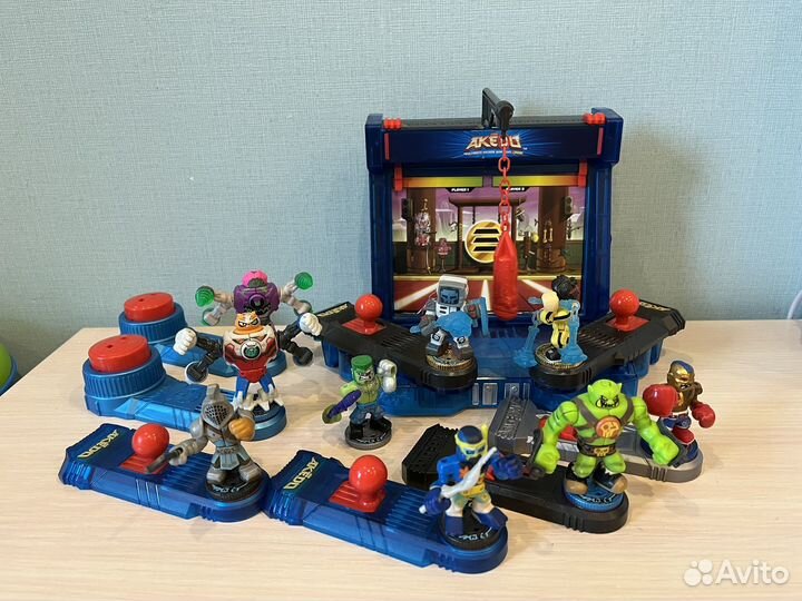 Игрушки Akedo (акедо арена + бойцы)