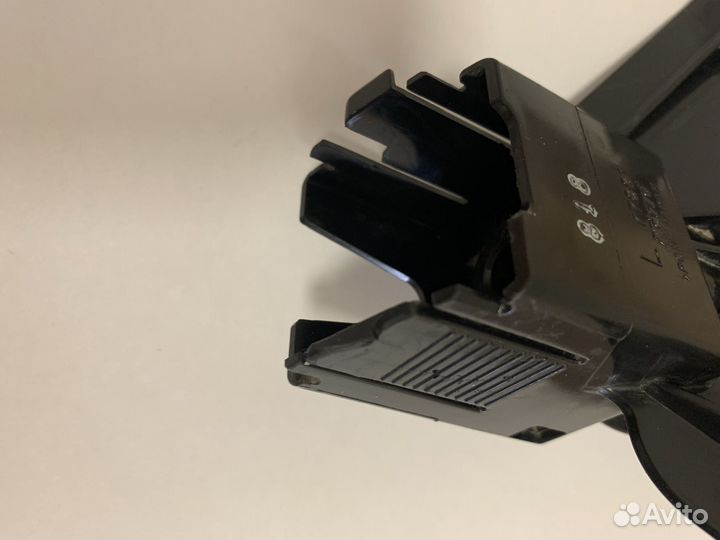 Форсунка омывателя фар левая на Lexus RX 300/350