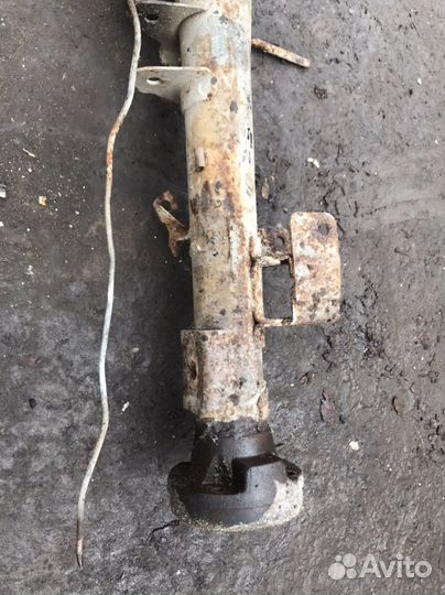 Нива вис, чулок заднего моста под рессоры