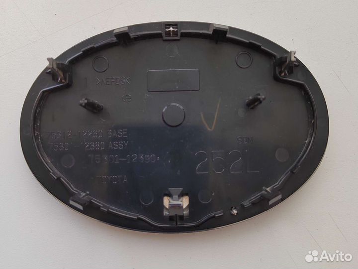 Значок эмблема toyota corolla