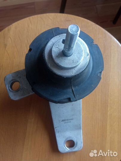 Опора двигателя центральная Mitsubishi Colt VI