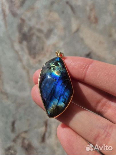 Кулон с лабрадоритом