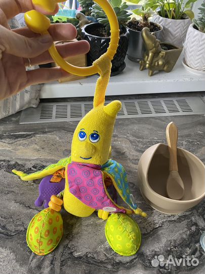 Силиконовая ложка и тарелка на приососках