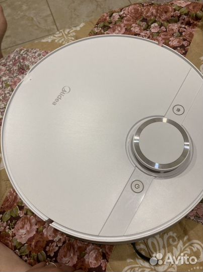 Робот пылесос новый Midea M7