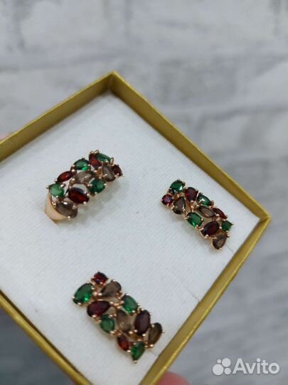 Золотой комплект с феонитами