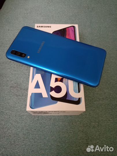 Samsung Galaxy A50, 4/64 ГБ