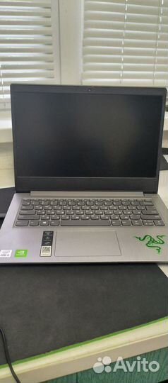 Продаю ноутбук Lenovo IdeaPad 3 14IIL05
