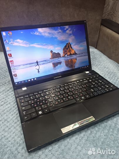 Продаю ноутбук Samsung на i5