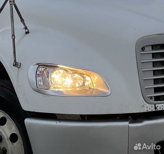 Freightliner Business Class (M2), 2004