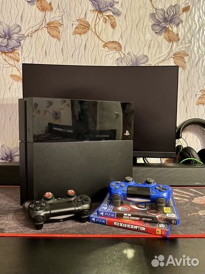 Sony PS4+ 2 геймапада RDR2 в комплекте